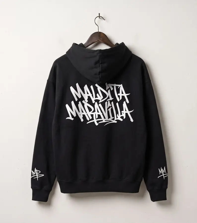 Sudadera negra Maldita Maravilla, vista de espalda